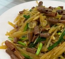 Sea Cucumber Stir-Fried with Potato Strips