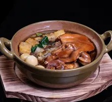 Sauce-Flavored Pig Trotter Hot Pot