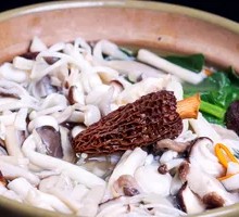 Eight Treasure Mushroom Hot Pot