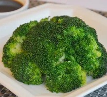 Steamed Broccoli with Soy Sauce