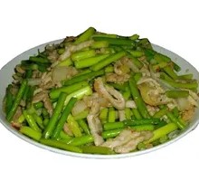 Garlic Shoots with Shredded Pork