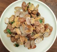 Spicy Stir-Fried Clams