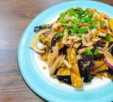 Eggplant and Sea Cucumber Stir-fry