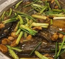 Stewed Fish Head in Clay Pot