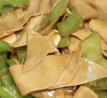 Bell Pepper and Tofu Skin Stir-Fry