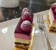 Red Wine Raspberry Cake