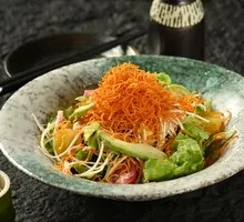 蟹肉牛油果沙拉