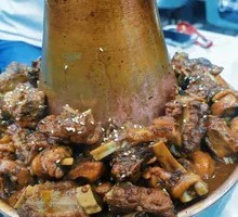 Sauce-Flavored Spare Ribs and Chicken