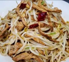 Bean Sprout Stir-fried with Shredded Pork