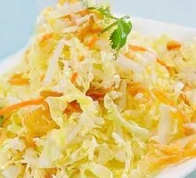 Bok choy with jellyfish skin salad