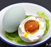 Oil-oozing Salted Duck Egg