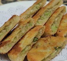 Green Pepper and Egg Fire Cake