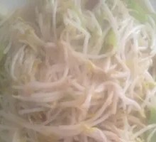 Sour Stir-Fried Mung Bean Sprouts