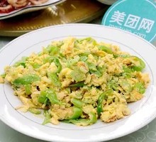 Stir-Fried Eggs with Green Peppers