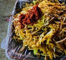 Delicious Shredded Pork Stir-Fried Noodles