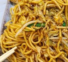 Stir-Fried Noodles with Shredded Meat