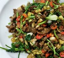 Stir-Fried Beef with Yellow Onion