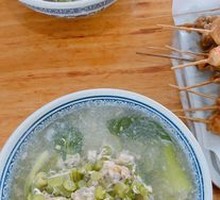 Pickled Cabbage and Pork Noodles