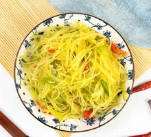 青椒土豆丝盖浇面