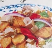 土豆烧牛肉盖浇面