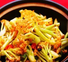 Stir-Fried Organic Cauliflower with Meat
