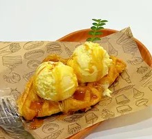 Croissant Waffle