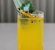 Pineapple Bubbles Sparkling Water