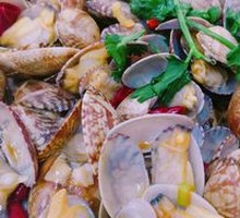 Spicy Stir-Fried Clams