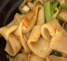 Oil-Poured Hand-Torn Noodles