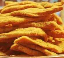 Crispy Pork Rind with Lean Meat