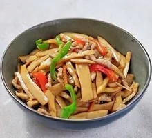 Stir-fried Pork Shreds with King Oyster Mushrooms