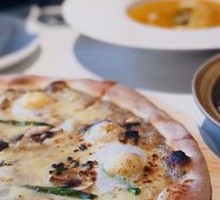 Black Truffle Matsutake Mushroom Pizza