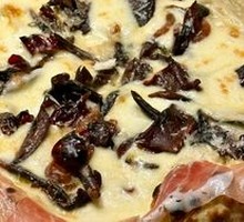 Confit Porcini and Mycelium Pizza