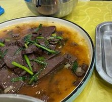 Stir-fried羊血 with leeks