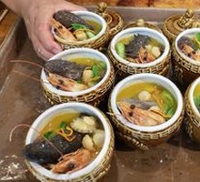 One Treasure Buddha Jumps Over the Wall