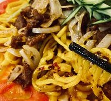 Grilled Meat with Yellow Noodles