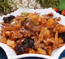 Braised Pig's Trotter with Mushrooms