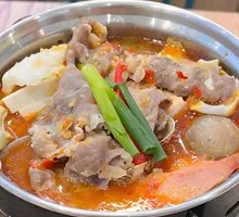 Tom Yum Beef and Fresh Vegetable Hot Pot