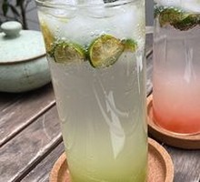 Coconut Peach Sparkling Water