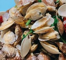 Spicy Stir-Fried Clams