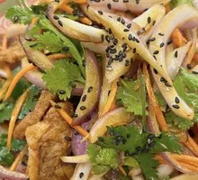 Onion with Pork Cracklings
