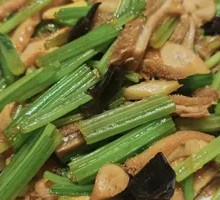 Stir-fried Celery with Beef Tripe