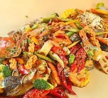 Luxury Hand-Grab Seafood