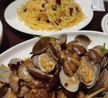 Spicy Stir-Fried Clams