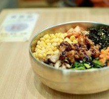 大粒牛肉石锅拌饭