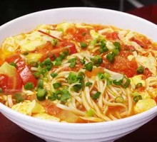 Tomato and Egg Fried Noodles