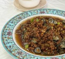 Minced Pork with Live Sea Cucumber