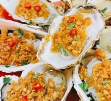 Steamed Oyster with Garlic and Vermicelli