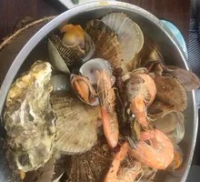 Steamed Seafood Pot