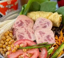 Mailing Luncheon Meat Noodles